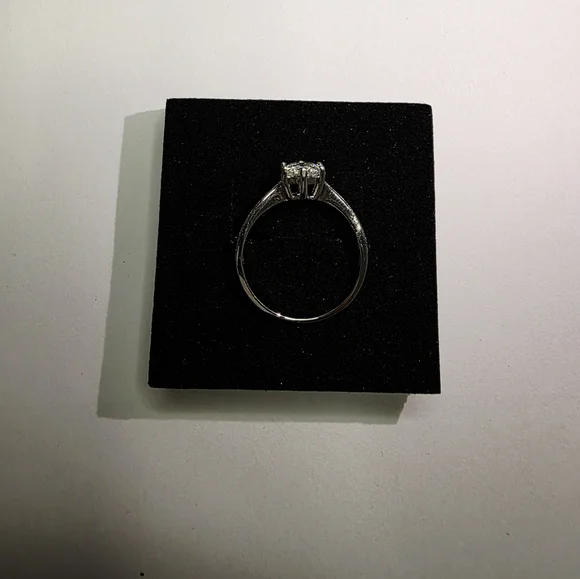 Elegant 1ct Size 9 Women's Ring - Picture 2 of 6